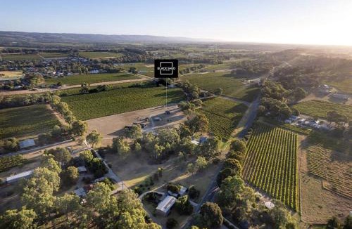 McLaren Flat Apartment | Luxury Vineyard Cabin Escape