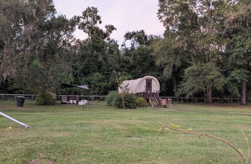 Putnam Hall Apartment | Luxury Wagon Farm Experience + Perks