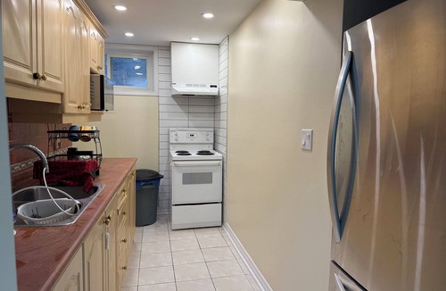 Guelph Apartment | Luxury Walkout Basement Apartment with patio