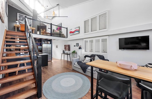 Teneriffe Apartment | Luxury Water Views ~ 2Bed/2Bath/1Car/Pool