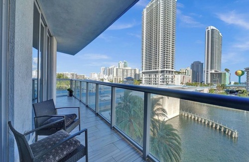 Hallandale Beach Condo | Luxury Waterfront Suite