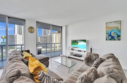 Hallandale Beach Condo | Luxury Waterfront Suite