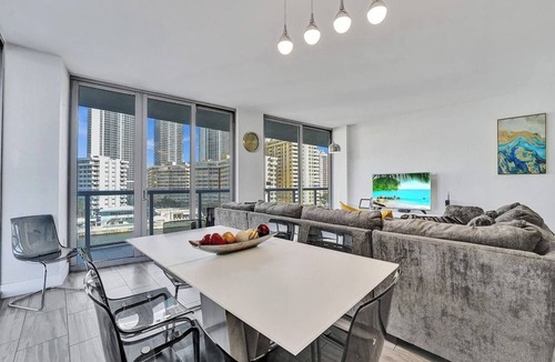 Hallandale Beach Condo | Luxury Waterfront Suite