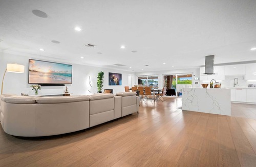 Fort Lauderdale Villa | Luxury Waterfront | Pool, Sauna, Playground & more