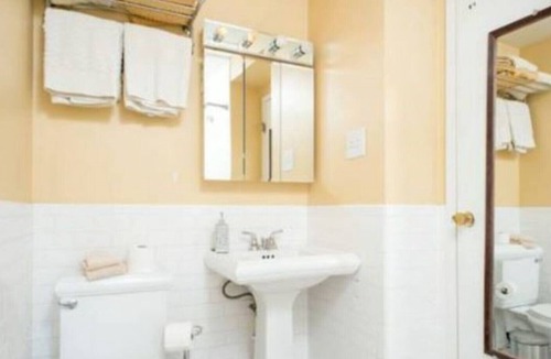 North End Apartment | Luxury Waterfront Apt (North End)