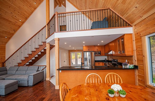 Kearney Cottage | Luxury Waterfront cottage hidden in the nature