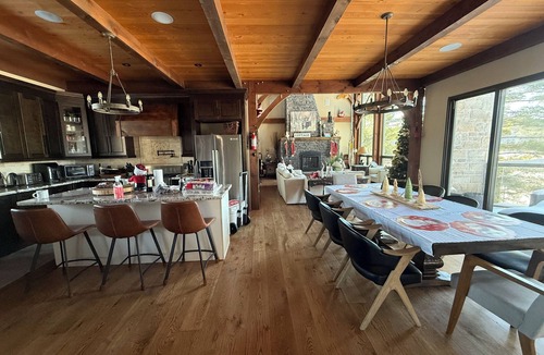 Huntsville Cottage | Luxury Waterfront Cottage Muskoka!