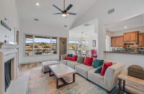Lakeway Condo | Luxury Waterfront Condo Lake Travis - Long Term Welcome