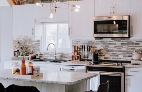 Rama Cottage | Luxury Waterfront Cottage with Hot Tub in Downtown Washago, Ontario