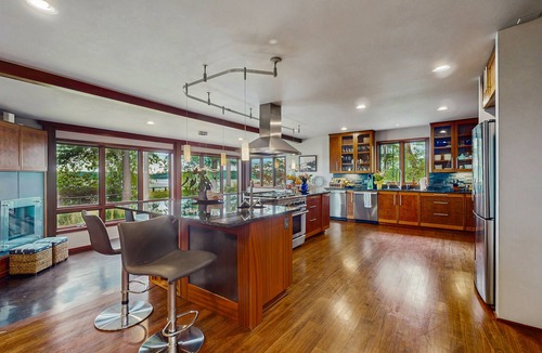 Poulsbo House | Luxury Waterfront Estate with Private Beach