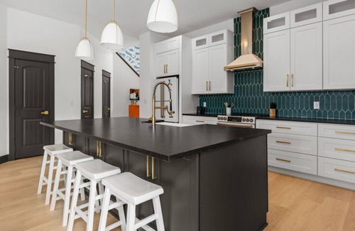Tool House | Luxury Waterfront Family Retreat