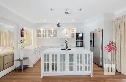 Toukley House | Luxury Waterfront Getaway