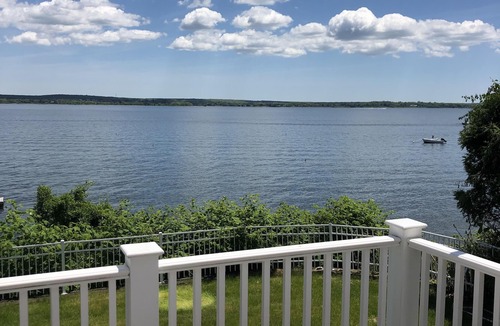 Portsmouth House | Luxury Waterfront Home With Private Dock & Hot Tub