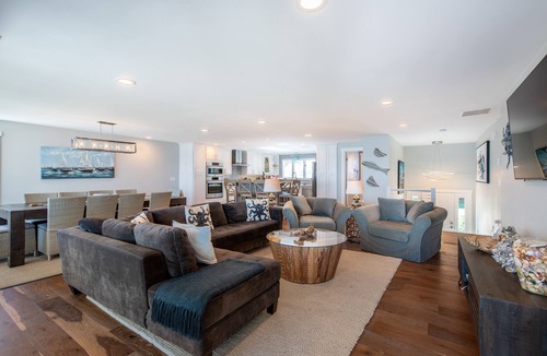 Clinton House | Luxury Waterfront Home-Now booking through Summer 2026