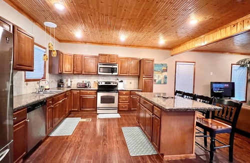 Milam Cabin | Luxury Waterfront Lodge In Toledo Bend Lake