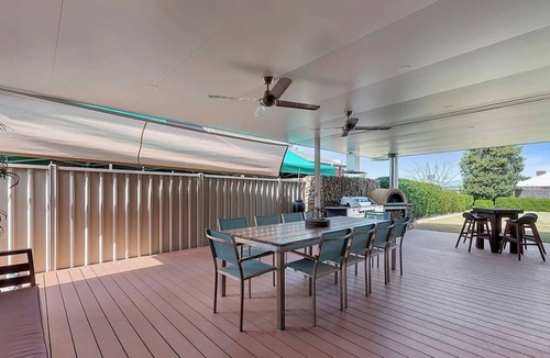 Yarrawonga House | Luxury Waterfront Pet Friendly Accomodation.