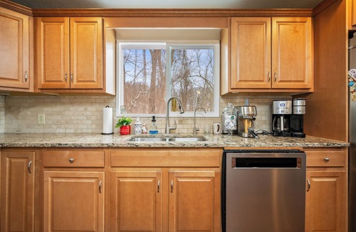 East Irondequoit House | Luxury Waterfront Retreat - Hot tub & Game Room