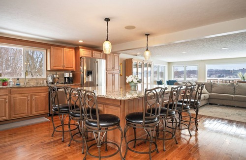 East Irondequoit House | Luxury Waterfront Retreat - Hot tub & Game Room