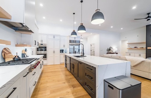Wausau House | Luxury Waterfront Retreat in Schofield