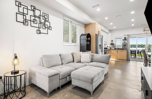 Rama Cottage | Luxury Waterfront Retreat with Sauna, EV Charger, Pizza Oven & Lake Views