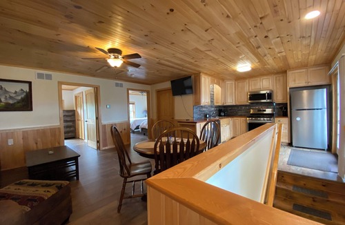 Hammond House | Luxury Waterfront Retreat on Black Lake
