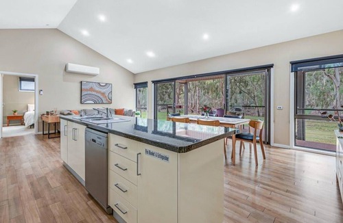 Moama House | Luxury Waterfront Retreat on Murray River