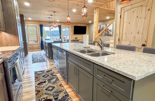 Inlet House | Luxury Waterfront Townhome O3 - 4th Lake Inlet, NY
