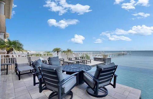 Apollo Beach House | Luxury Waterfront Paradise in Apollo Beach