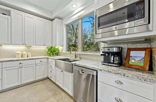 Horseshoe Bay House | ⭐️⭐️LUXURY WATERFRONT-CHEF’S KITCHEN-FIRE PIT-SLEEPS 24⭐️⭐️