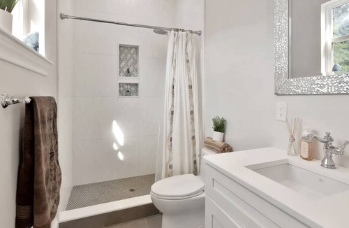 Greater Northdale Villa | Luxury Waterfront Villa w/ Pool, Jacuzzi