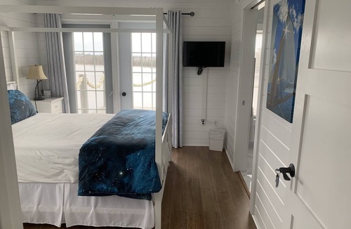 Wedgeport House | Luxury Waterview 2 Bedroom Suites, Sleeps 4