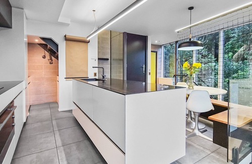 Northland Villa | Luxury Wellington Accomodation with Postcard Harbour Views.