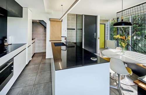 Northland Villa | Luxury Wellington Accomodation with Postcard Harbour Views.