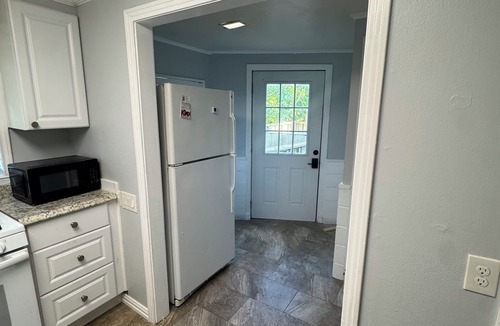 Monticello Condo | Luxury West 7th Fort Worth Stay - Balcony W/D