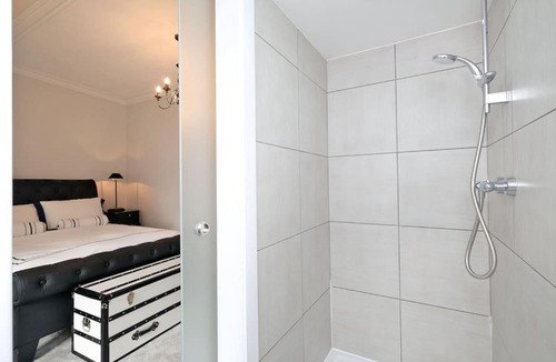 Aberdeen West End Apartment | Luxury West End Apartment