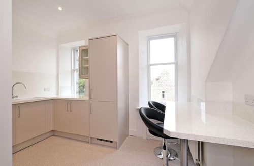 Aberdeen West End Apartment | Luxury West End Apartment