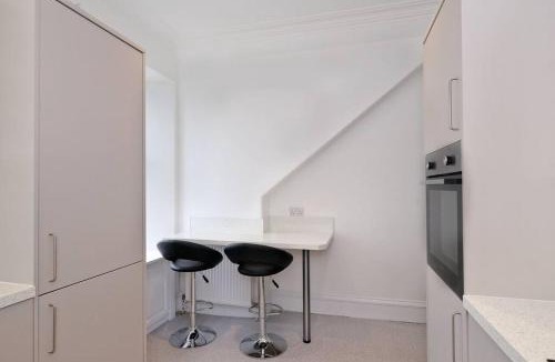 Aberdeen West End Apartment | Luxury West End Apartment