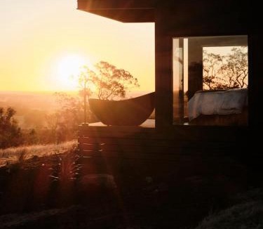 Toolleen House | Luxury Winery Stay with Sweeping Hilltop Views