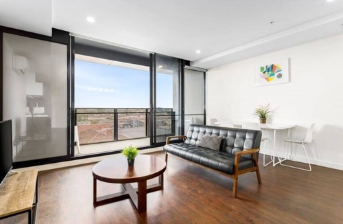Brunswick East Apartment | Luxury With Convenience On Your Doorstep!
