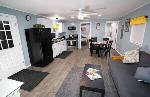 Commerce Cabin | Luxury Wolf Lodge - 2 bedroom - Lakefront.
