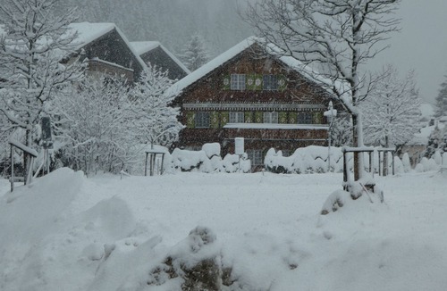 Klosters Dorf Ski Chalet | Luxury Wooden Swiss Chalet With Private Sauna - Switzerland
