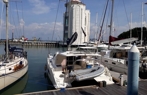 Seri Tanjung Pinang Boat Rental | Luxury yacht charter