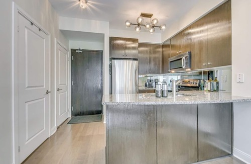 Yorkville Condo | Luxury Yorkville Suite Steps to Designer Shops