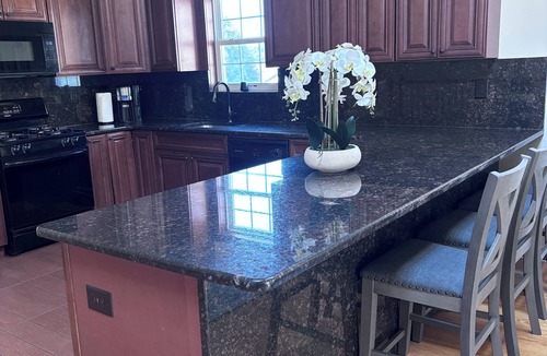 Hackensack River Waterfront Apartment | Luxury3BR Apartment/PrivateEntrance/Free Parking