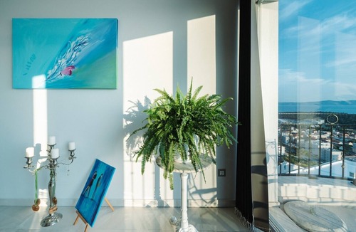 Moca Apartment | LuxuryAptInVilla Smaragd Pool