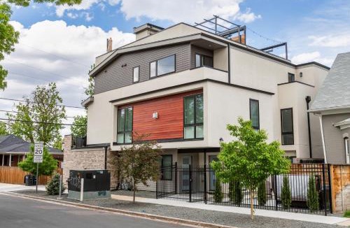 Sunnyside House | LuxuryDenver Studio w Hot Tub 2 Mi to Downtown