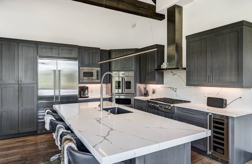 Peak 8 House | 🏆 LuxuryHome Private HotTub Private Gondola Access OXYGEN System StunningViews!