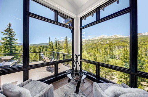 Peak 8 House | 🏆 LuxuryHome Private HotTub Private Gondola Access OXYGEN System StunningViews!