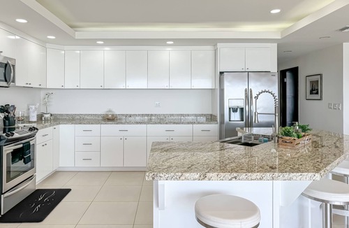 La Joya Condo | LuxuryPenthouse-Jolla Excellence-Indoorpool&Beach