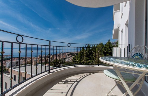 Moca Apartment | LuxuryStudioInVilla Perle II Shared Pool Sea View